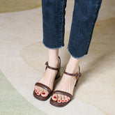 Tacones gruesos y versátiles con hebilla alta para mujer